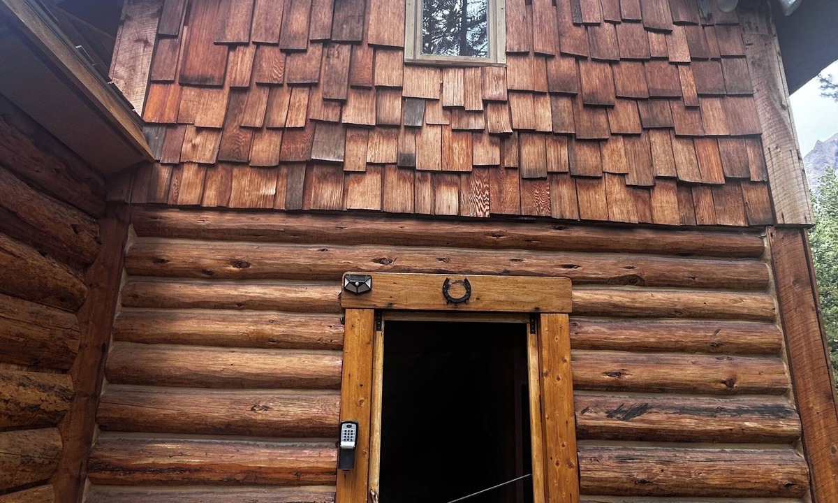 Cooke City-Silver Gate Cabin | Charming cabin with WiFi in Silver Gate/Cooke City