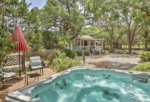 Canyon Lake House | Charming Canyon Lake Cottage w/Pool & BBQ Pit!
