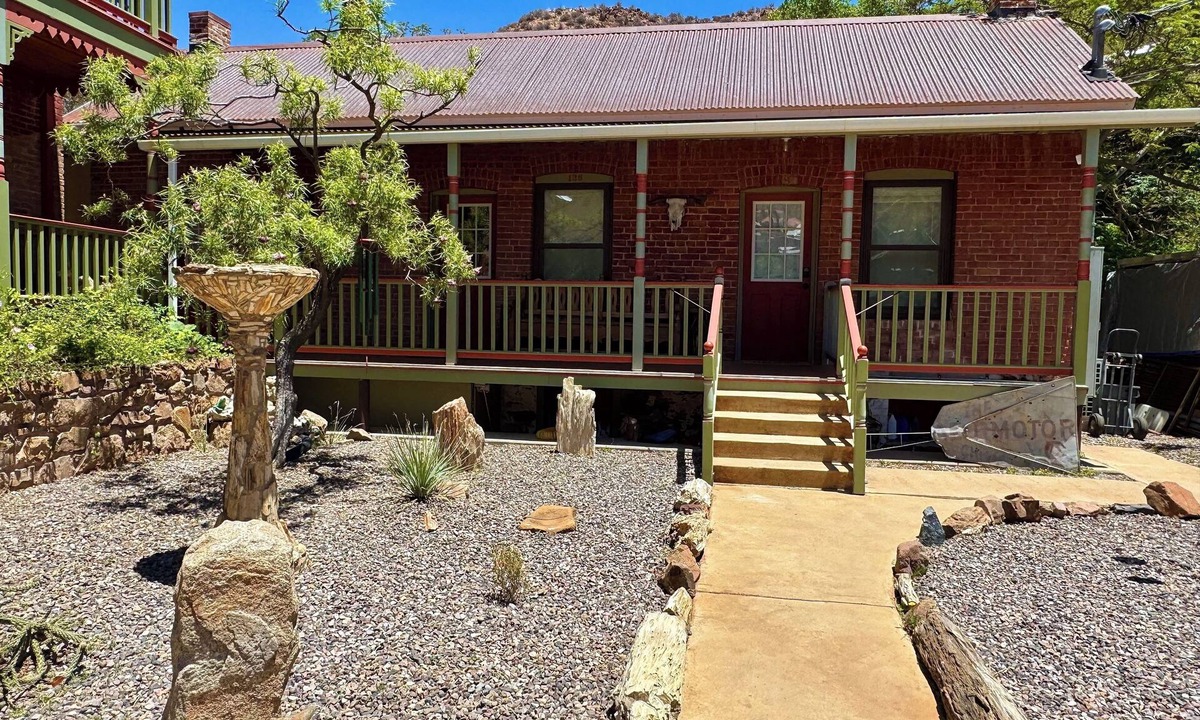 Brewery Gulch House | Charming casita in Historic Brewery Gulch walking distance to everything!
