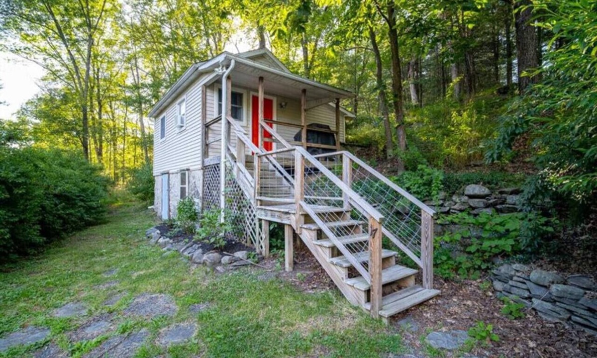 Town of Marbletown House | Charming Catskills Studio