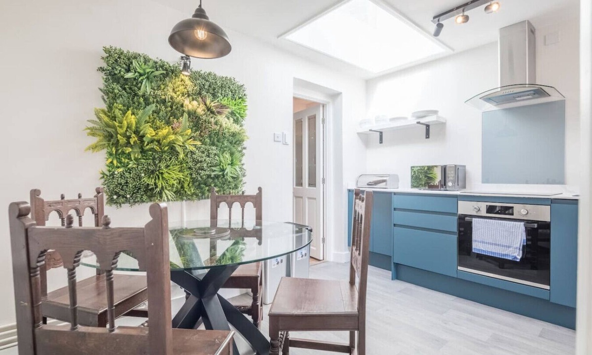 Cambridge Apartment | Charming Central Cottage