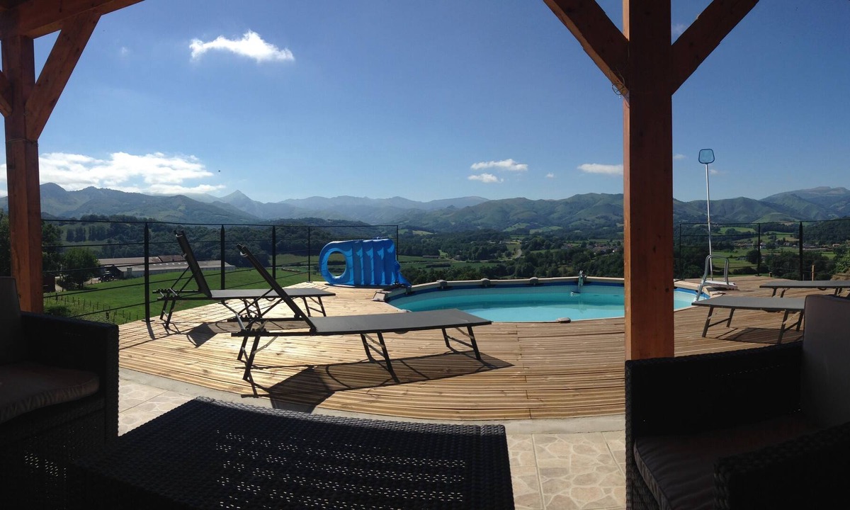 Saint-Jean-le-Vieux Ski Chalet | Charming chalet with mountains