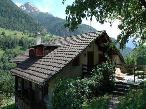 Moerel-Filet Ski Chalet | Charming Chalet Near Trails