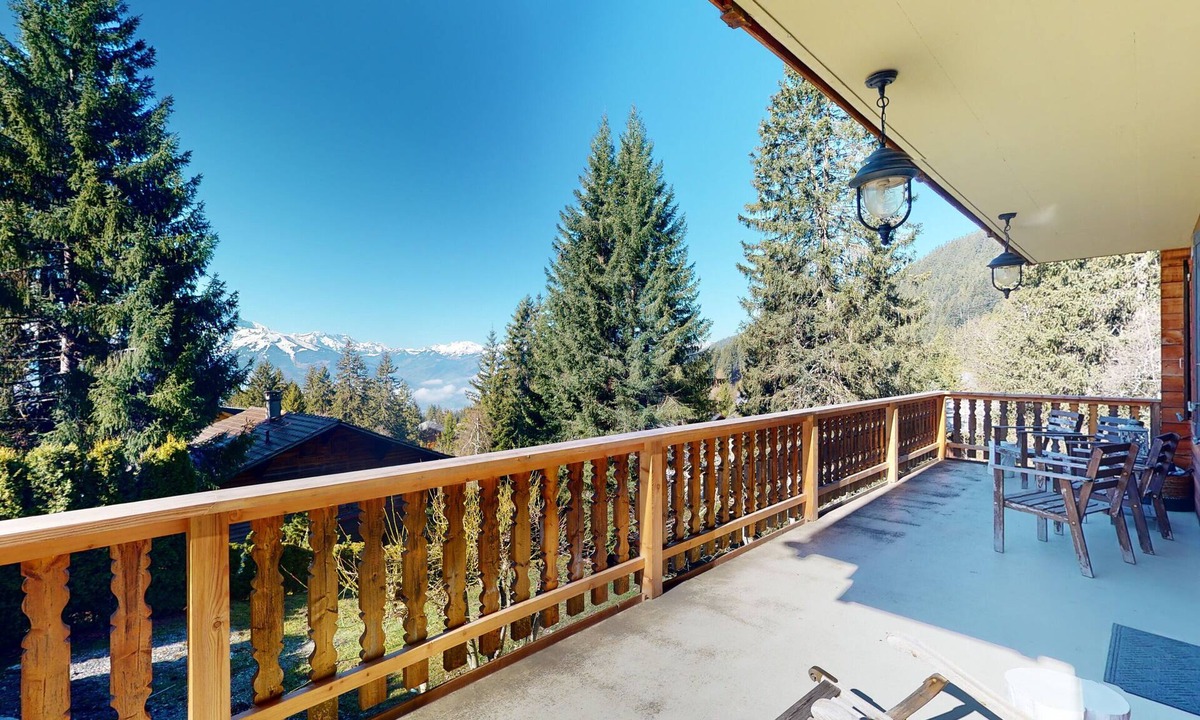 Villars-sur-Ollon Ski Chalet | Charming Chalet - Walk to Piste & Villars Centre! Style & Comfort 5 Bed/4 Bath!