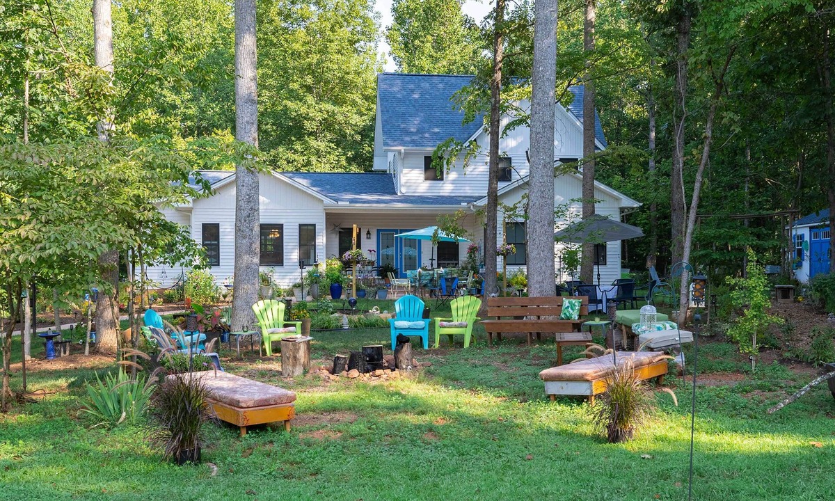 Charlottesville Cottage | Charming Charlottesville Apt w/Outdoor Space!