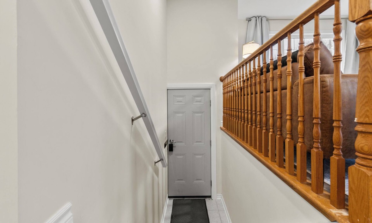 St. Catharines House | Charming Chelsea Suite in St.Catharines