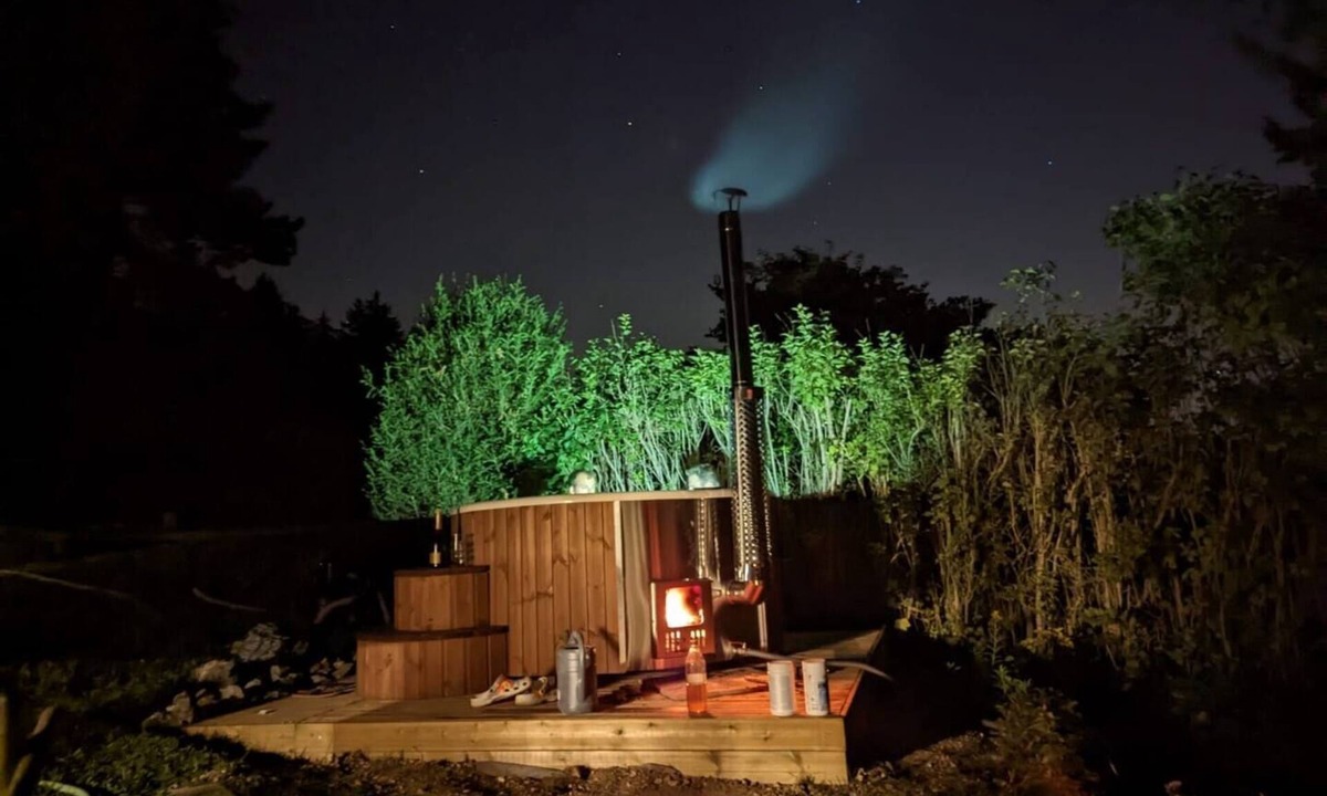 Mesnil-sur-l'Estree House | Charming countryside escape 1 hour from Paris with hot tub