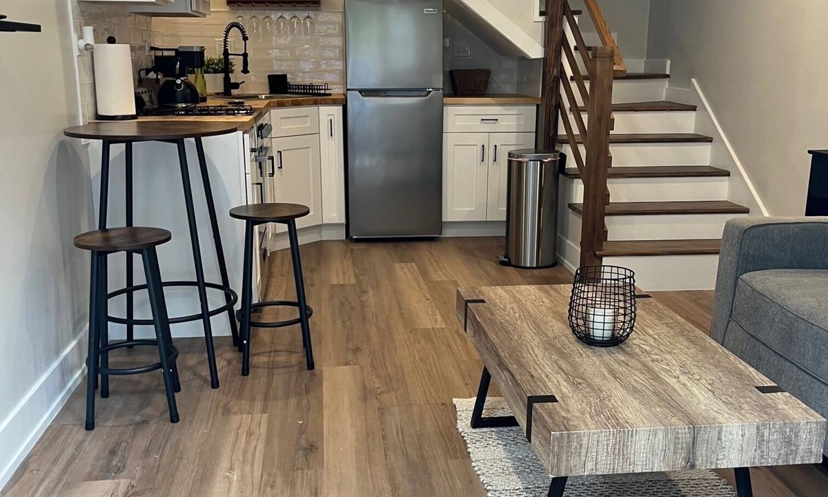 Bucktown Apartment | Charming Coach House in Chicago's Hot Wicker Park