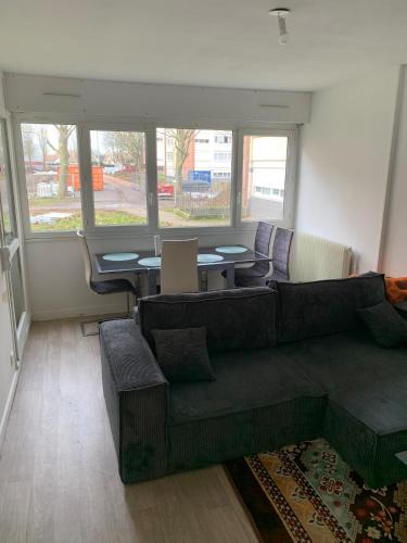 Ronchin Apartment | Charming, comfortable 3-room apartment