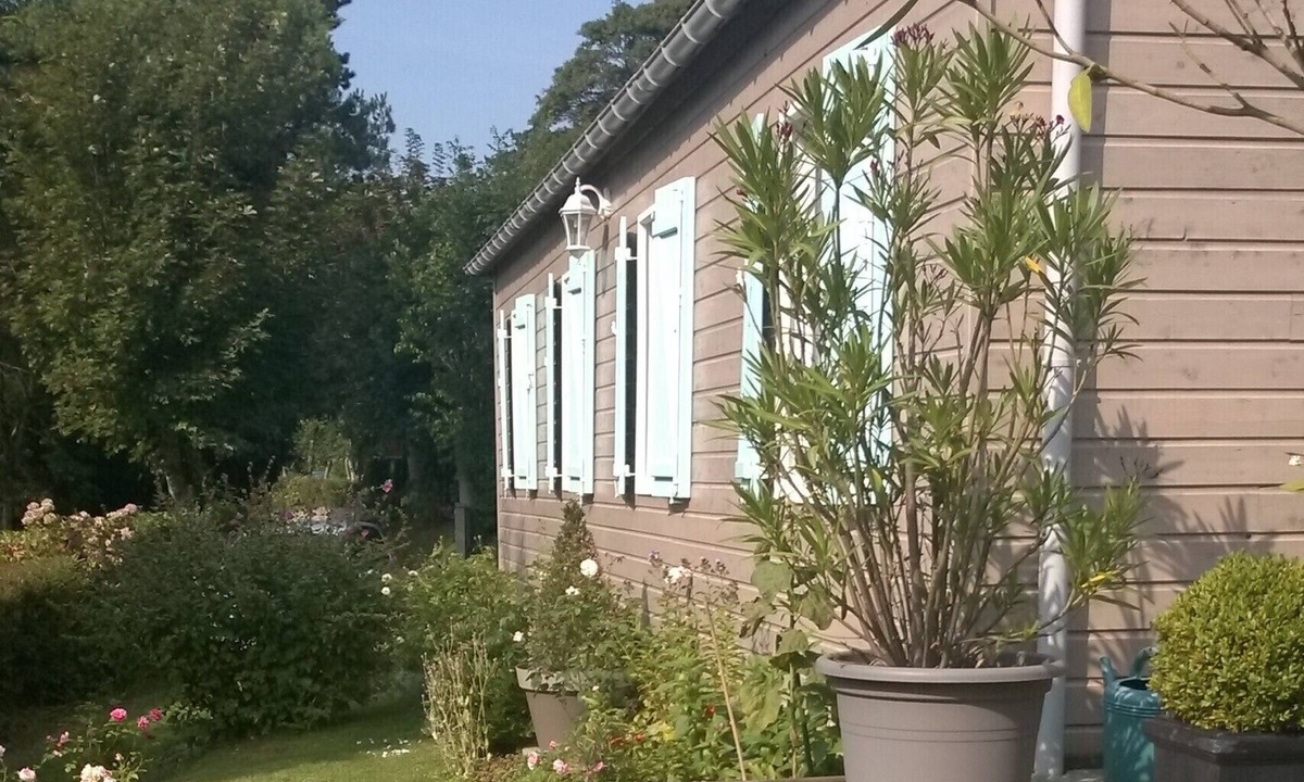 Veulettes-sur-Mer Cottage | Charming cottage 200 meters from the beach, in beautiful wooded property