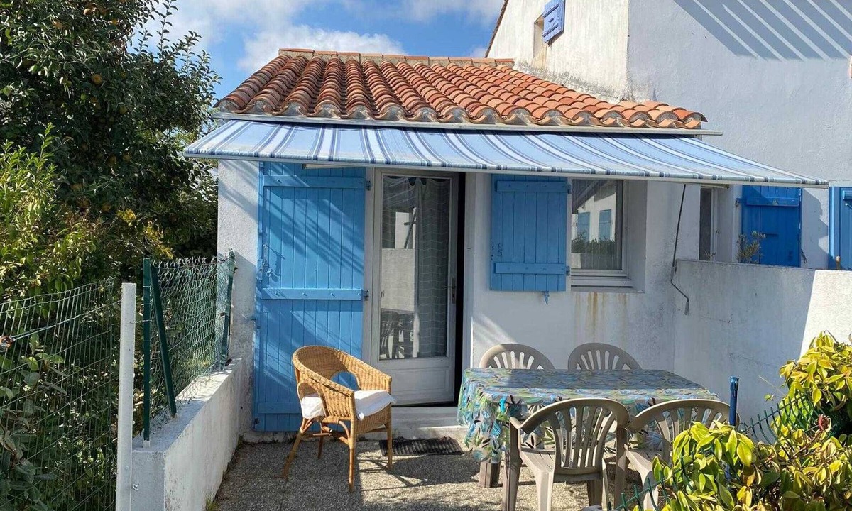 La Faute-sur-Mer House | Charming Cottage 400m from Beach with Terrace