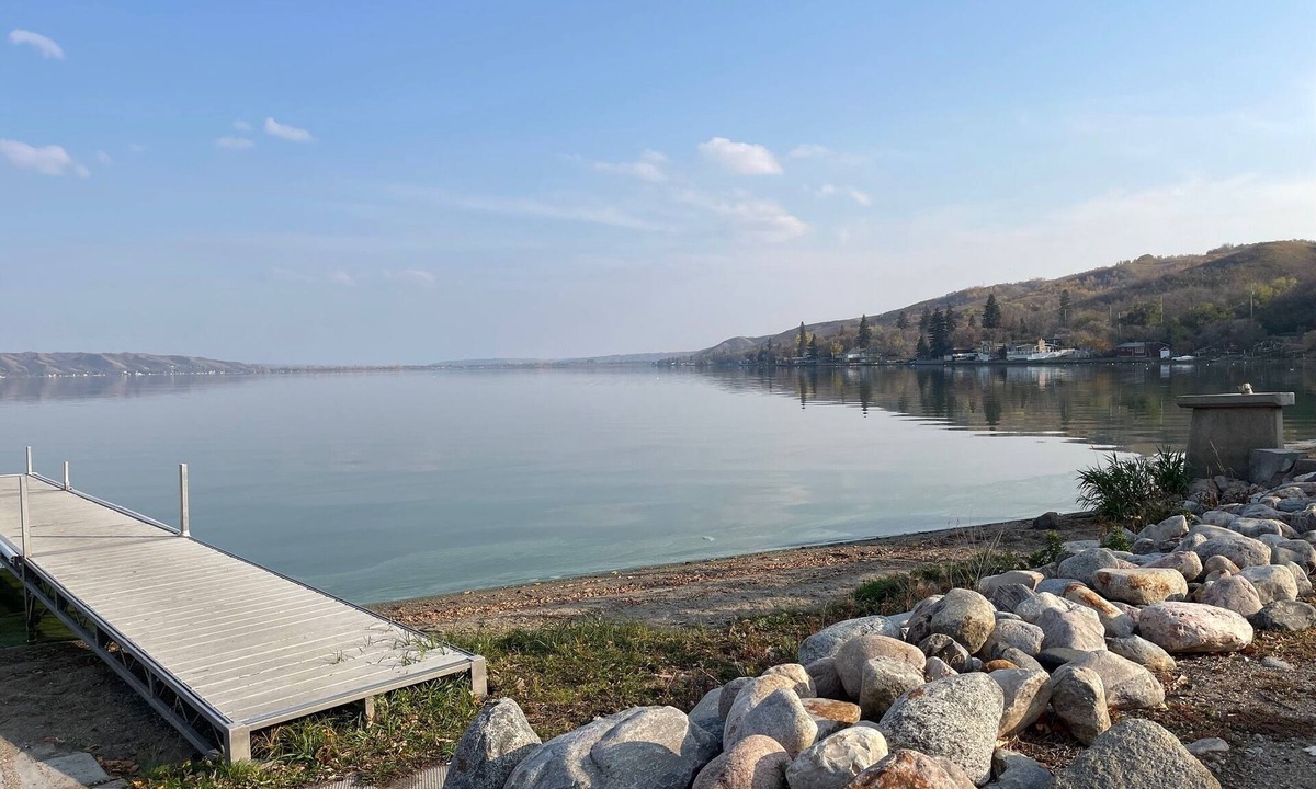 B-Say-Tah Cottage | Charming Cottage in Qu'appelle Valley, Echo Lake - Minutes from Town