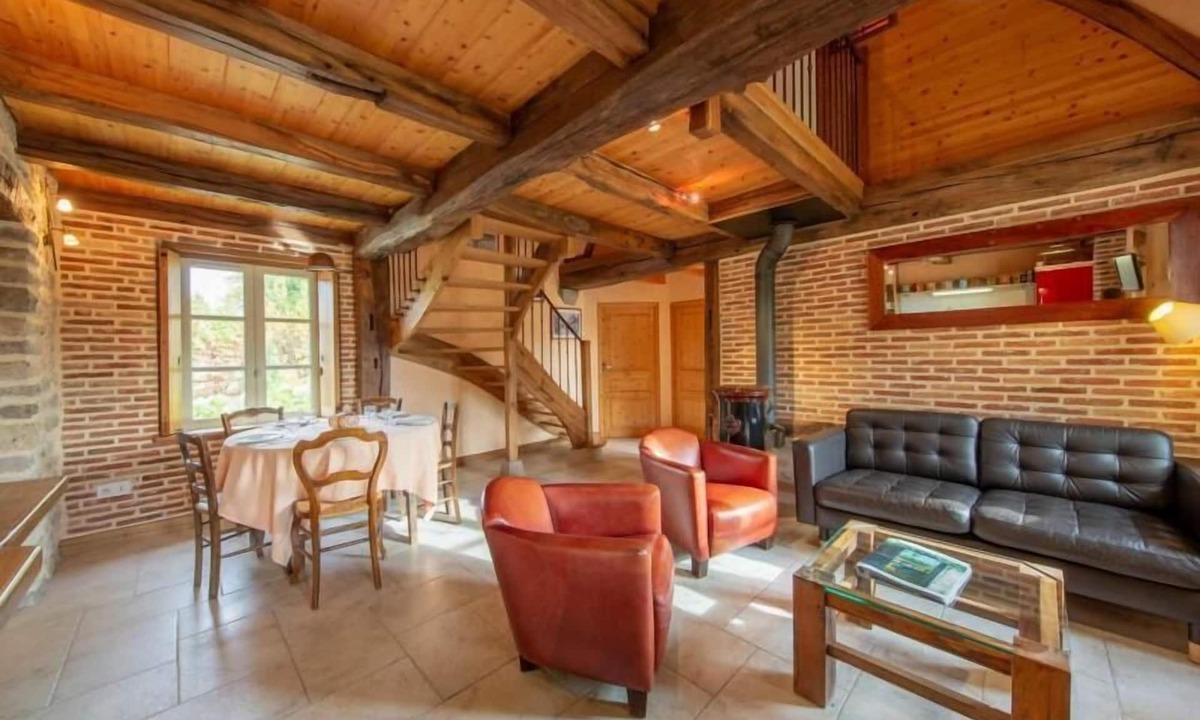 Vitry-aux-Loges Cottage | Charming Cottage with Sauna, Fireplace, and Countryside Views in Loiret