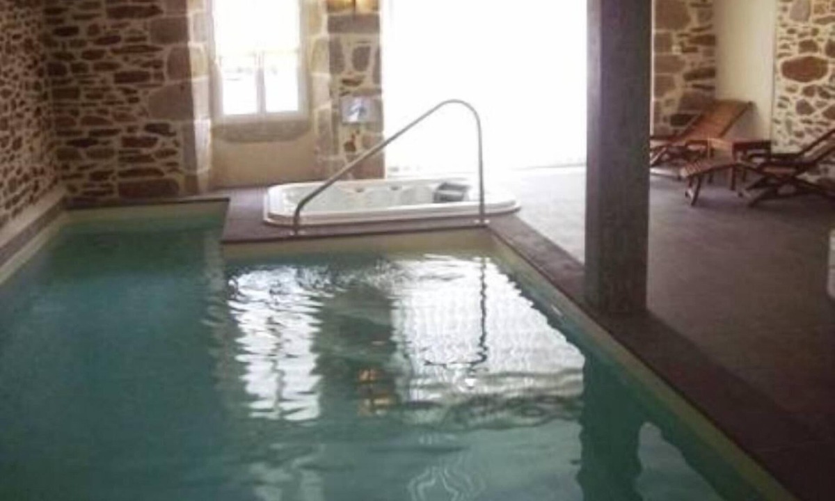 Chataigneraie Cantalienne House | Charming cottage and SPA