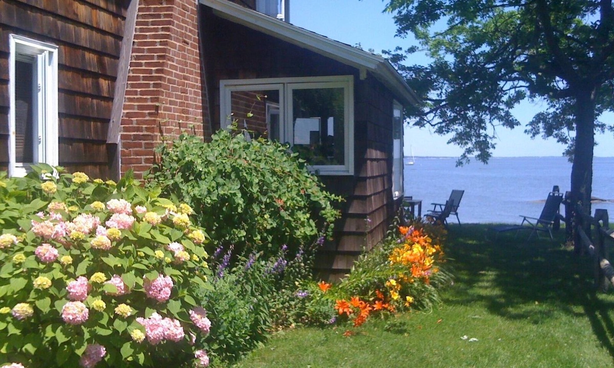 Guilford House | Charming cottage by the sea