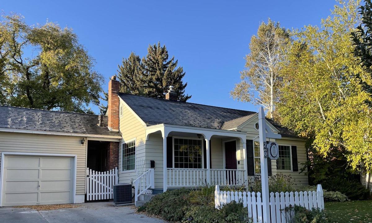 Rexburg Cottage | Charming Cottage-centrally located