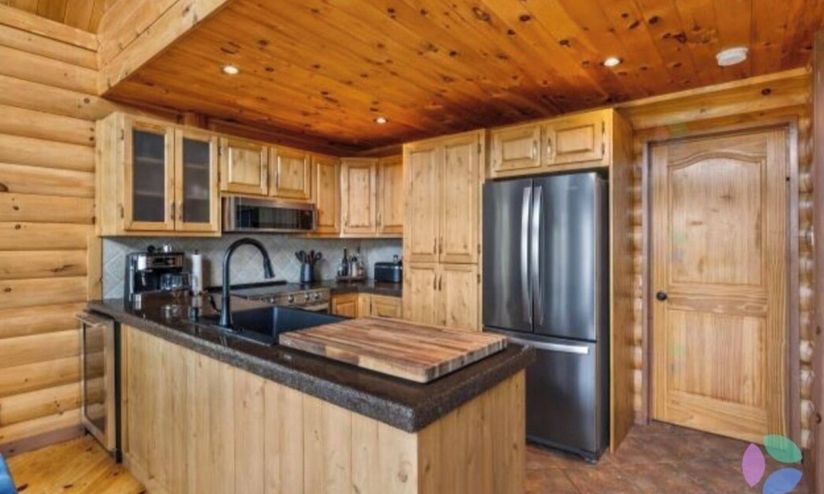 Val David Ski Chalet | Charming Cottage close to ski resorts Vallée Bleue and Mont Alta