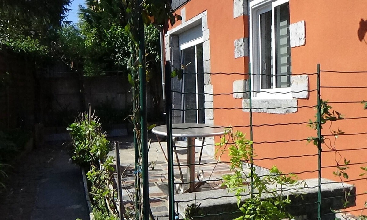 Leval Cottage | Charming cottage in Avesnois with kids' play area