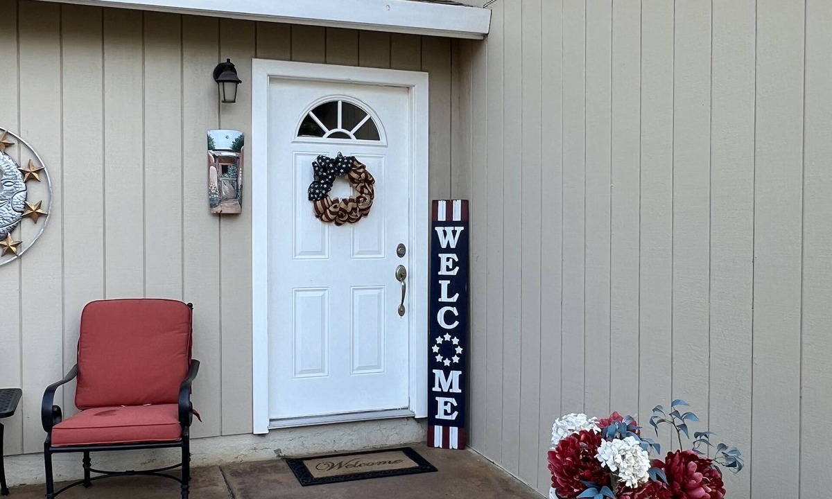 Loomis Cottage | Charming cottage in delightful Loomis