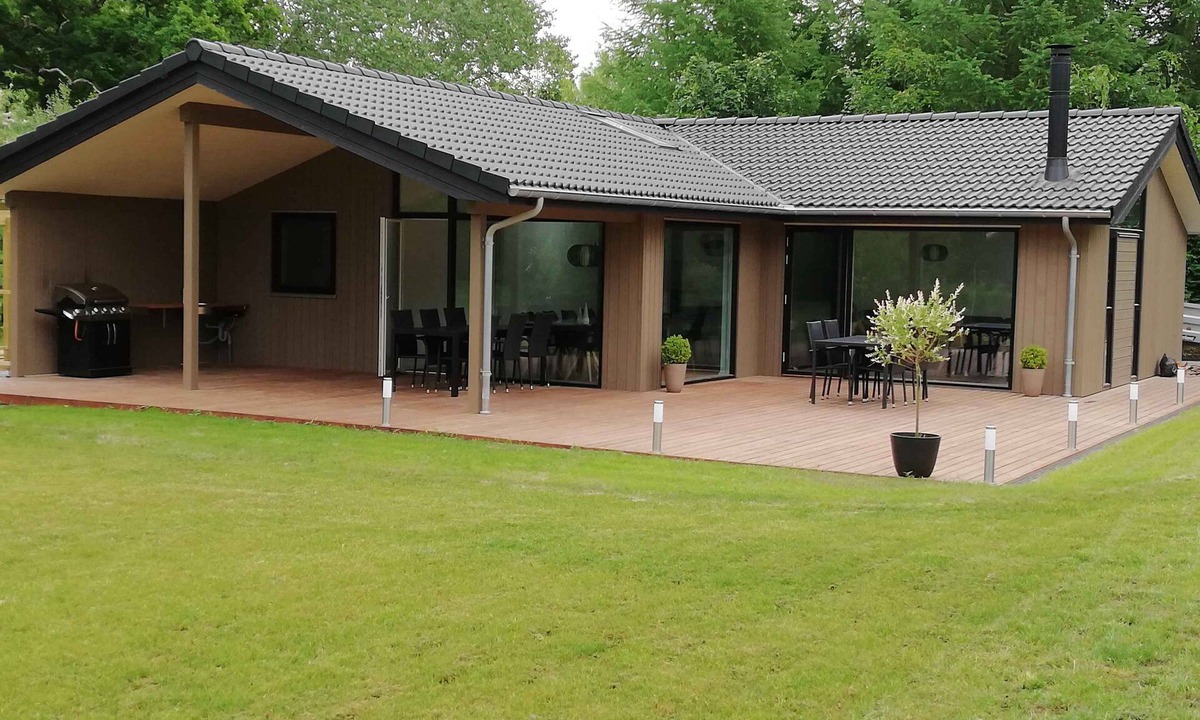 Fjellerup House | Charming cottage in Fjellerup with indoor spa