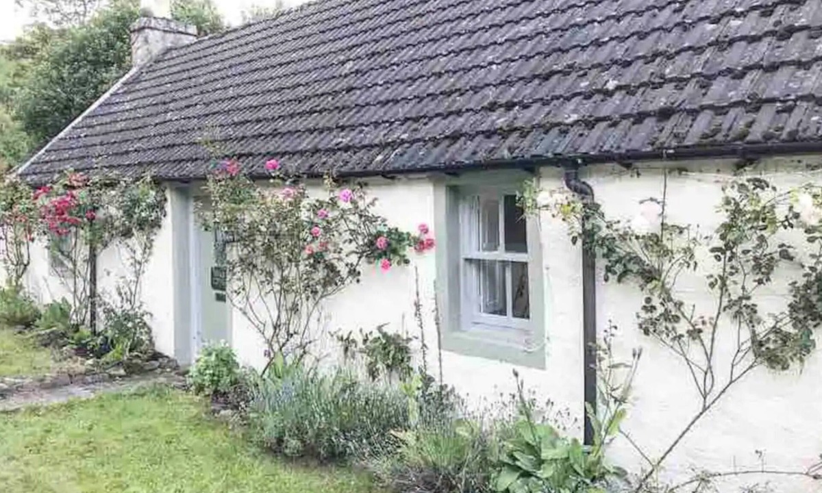 Glenlivet Cottage | Charming cottage in Glenlivet on the edge of the Cairngorms National Park.