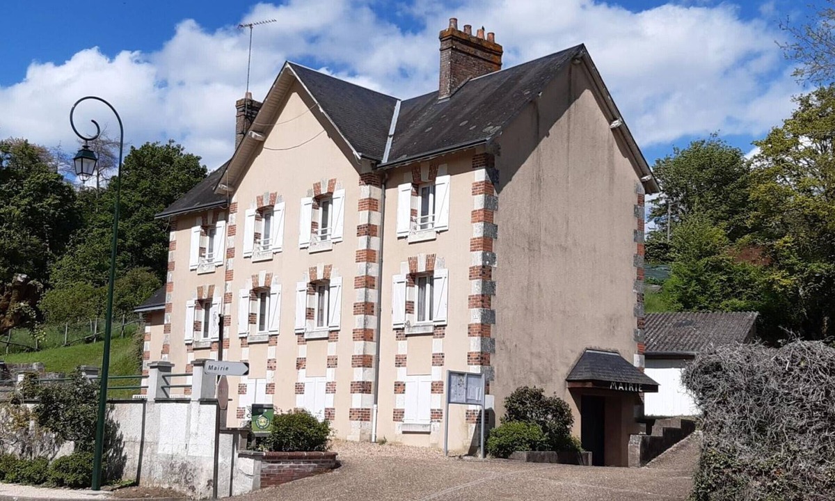 Sasnieres Cottage | Charming cottage in Sasnières, pets allowed, private parking