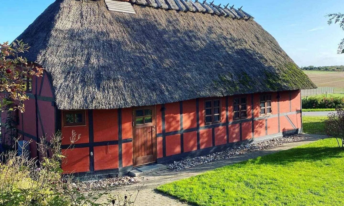 Frørup House | Charming cottage in the best Hc Andersen style