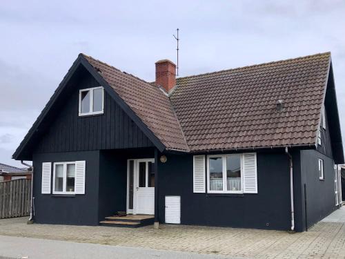 Thyboron Villa | Charming Cottage In Town Near The Beach