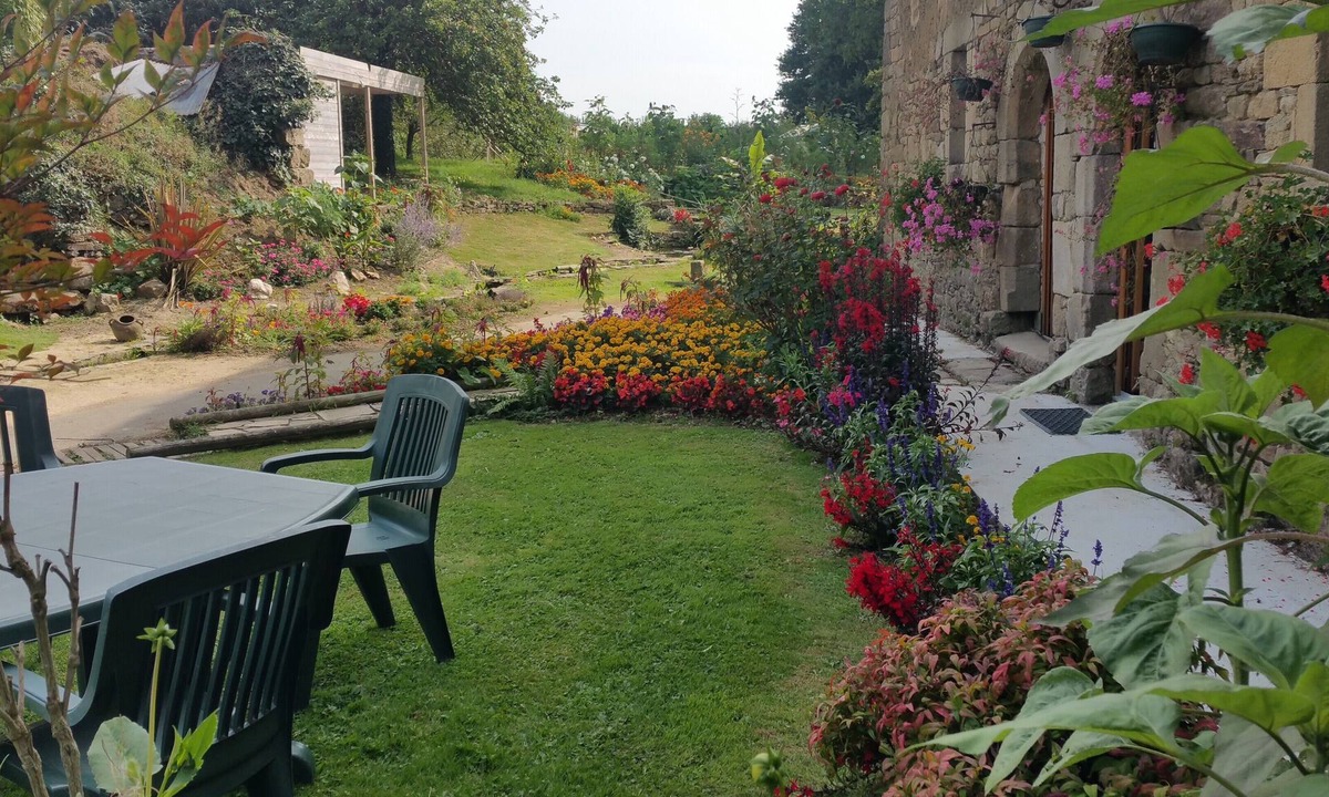 Tredias Cottage | charming cottage in very old manor house from 1520, with WIFI
