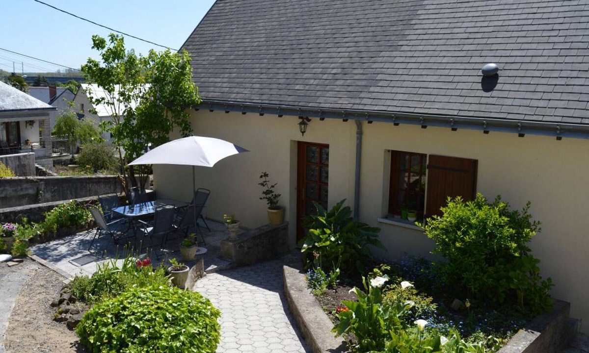 Vouvray Cottage | Charming cottage in Vouvray with garden and 2 bedrooms