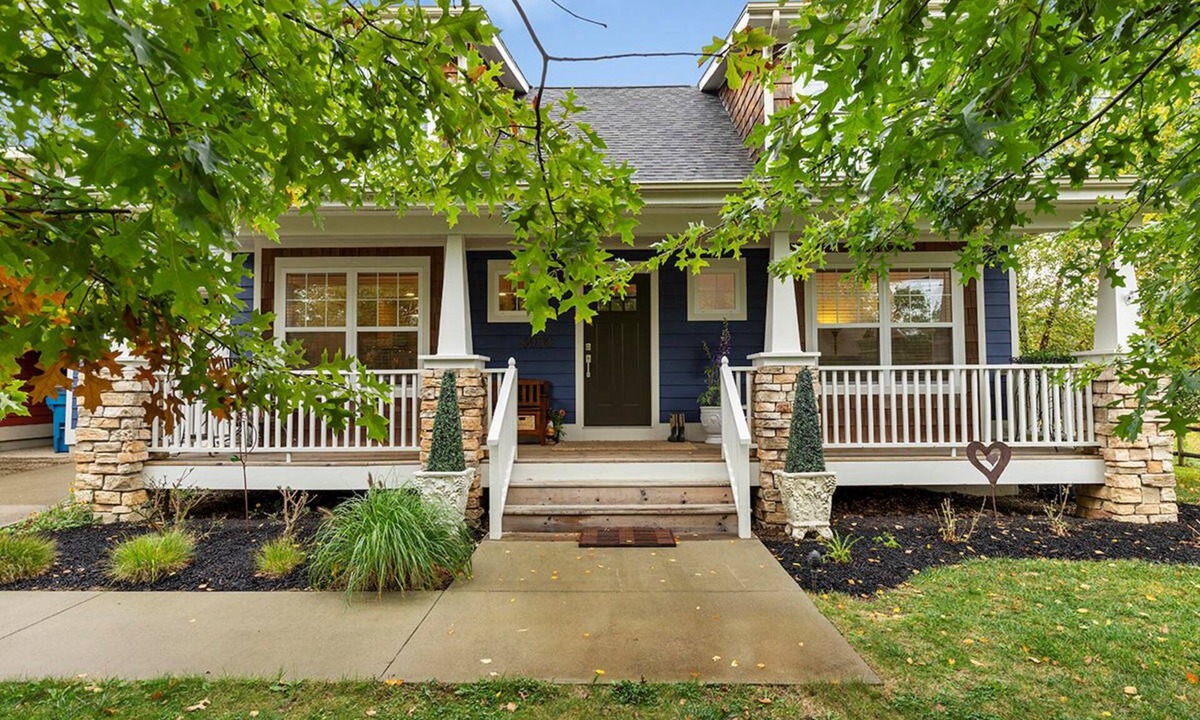 Douglas Cottage | Charming Cottage near Douglas Beach!