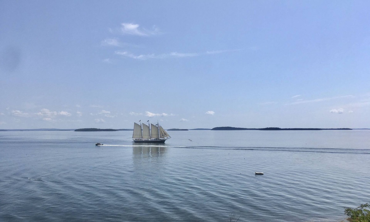 Islesboro House | Charming Cottage on Island Bluff & Beach