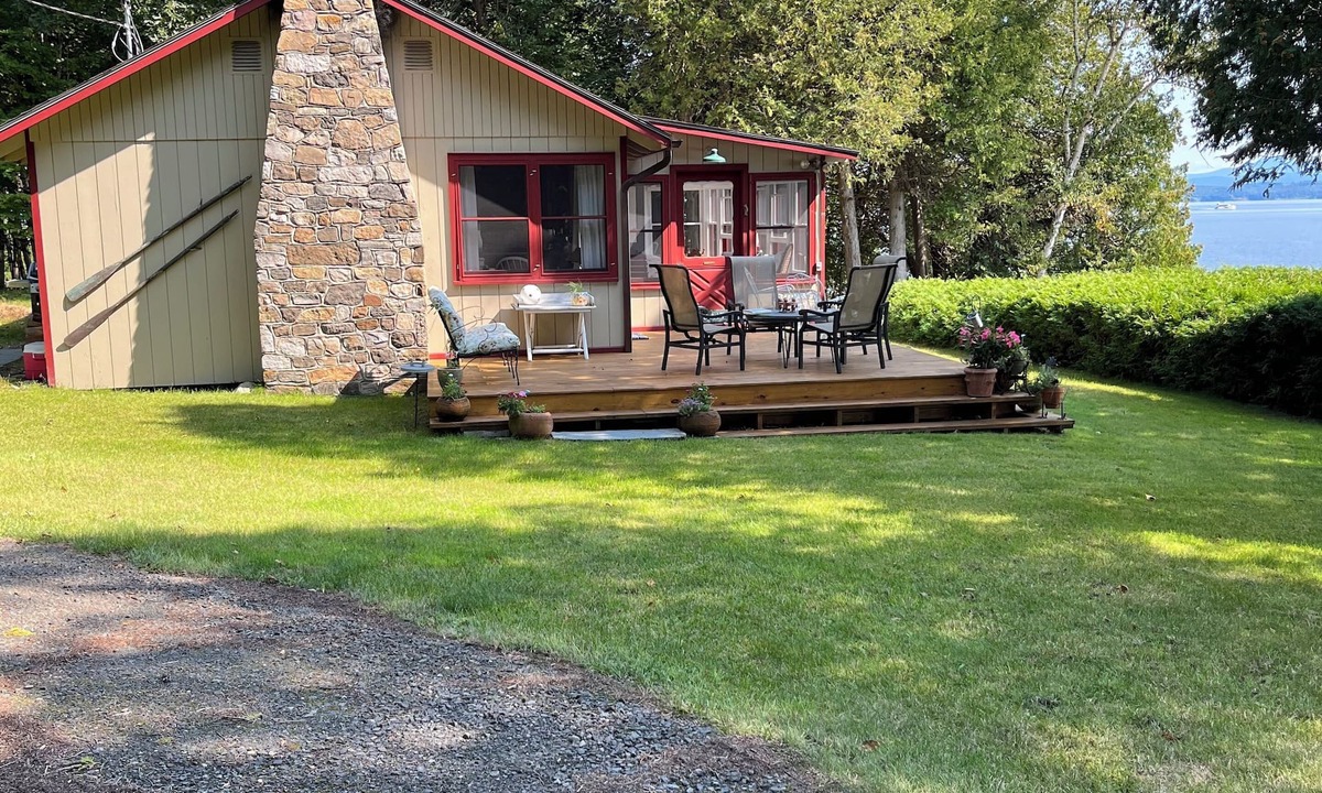 Willsboro Cottage | Charming Cottage on Lake Champlain