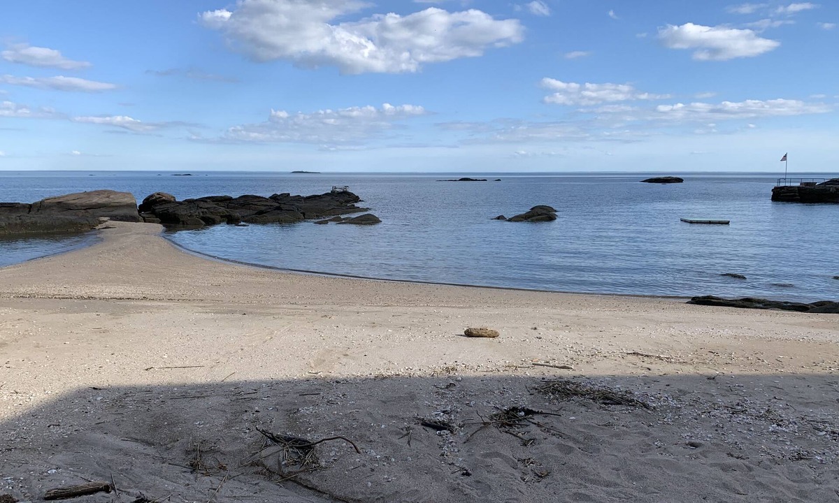 Guilford Cottage | Charming cottage overlooking the Cove