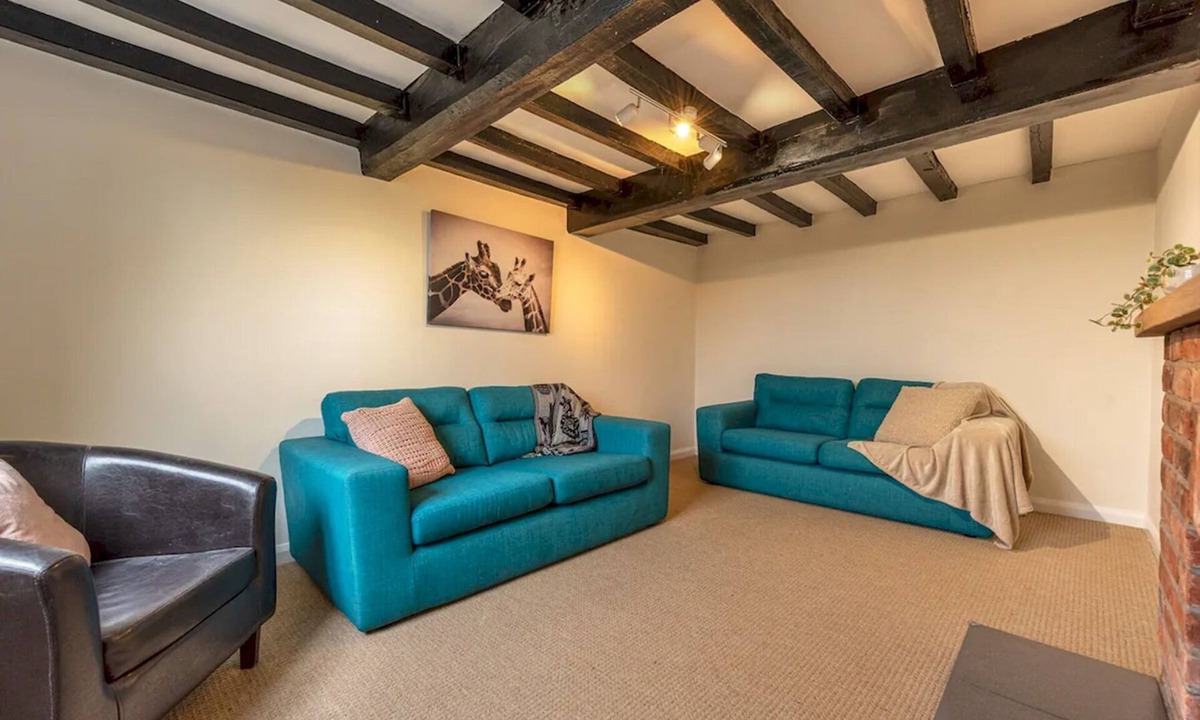 Cheswardine House | Charming Cottage Stunning Views - Pass the Keys