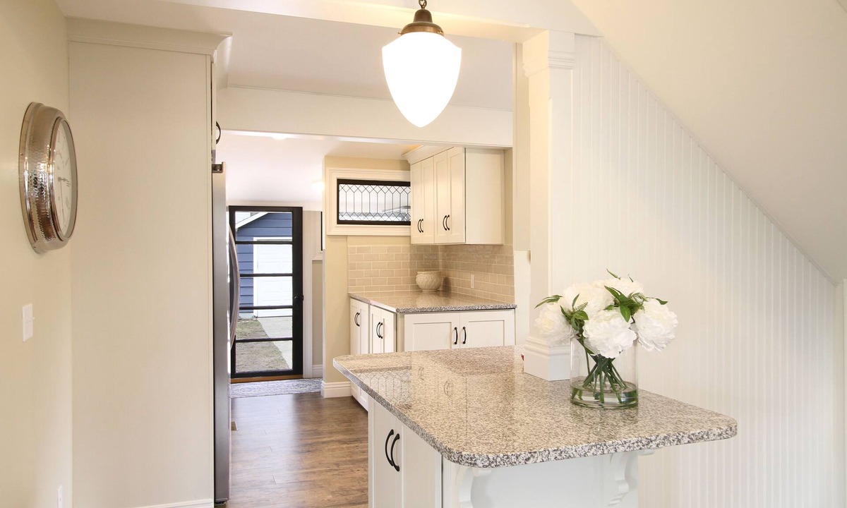 Spring Lake House | Charming Cottage ~ Steps from Spring Lake Beach
