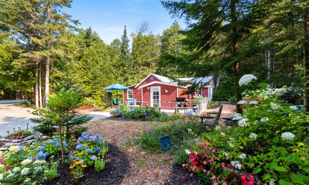 Baileys Harbor Cottage | Charming Cottage