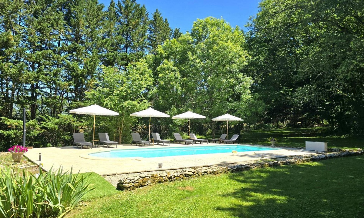 Berbiguieres Cottage | Charming Cottage with Pool and Private Parking in Périgord Noir