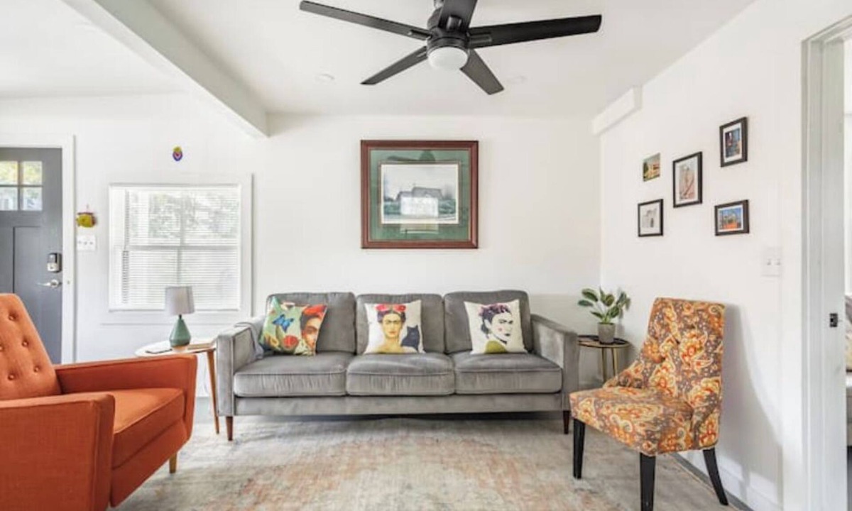 Southtown Cottage | Charming cottage with AC in lovely San Antonio