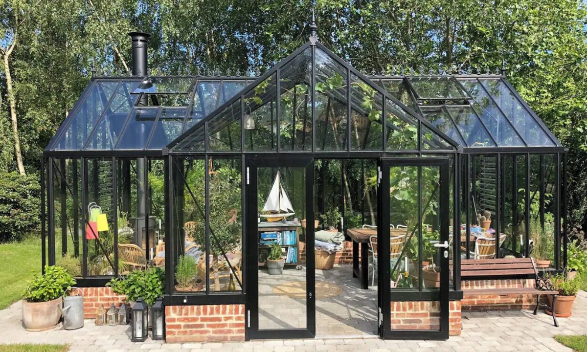 Øer Strand House | Charming cottage with a wonderful orangery