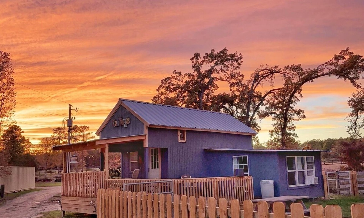 Conroe Cottage | Charming cottage with AC and WiFi in enchanting Richards