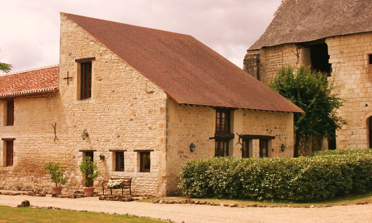Luze House | Charming cottages on historical site 12th century