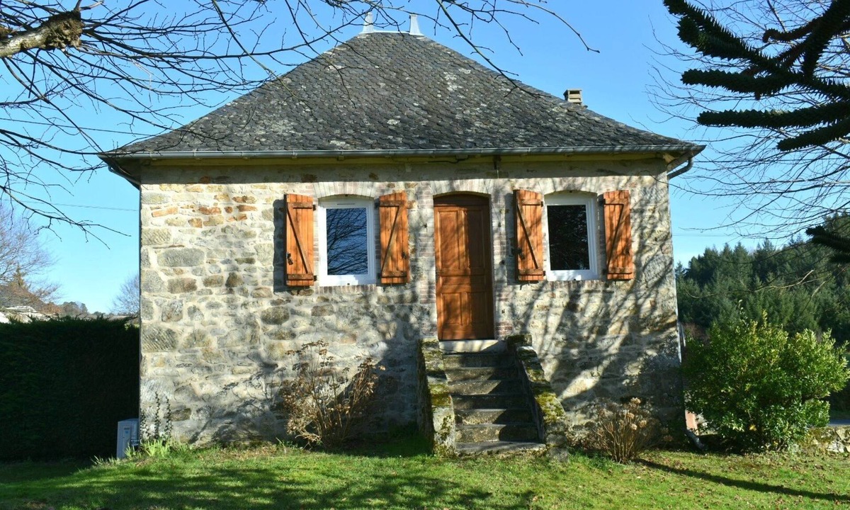 Gimel-les-Cascades House | Charming country house