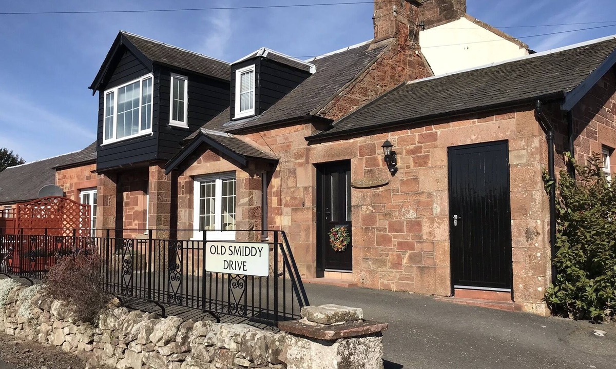 West Linton Cottage | Charming Country Cottage