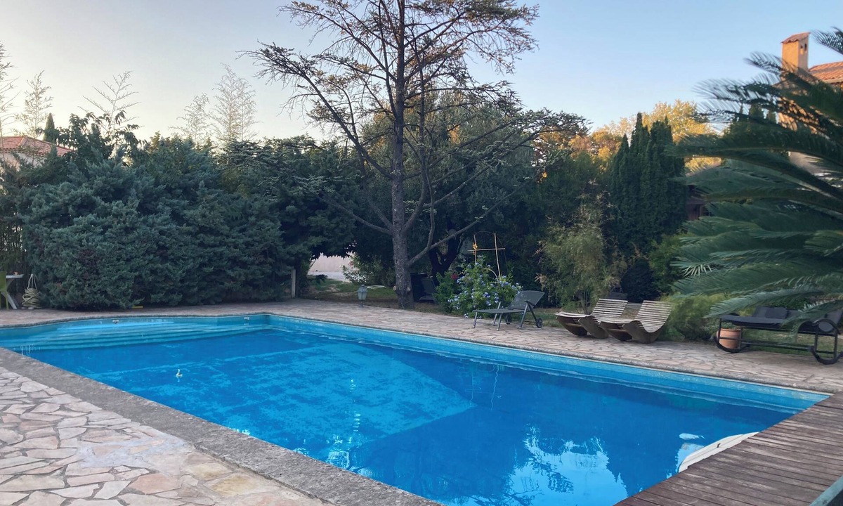 Sainte-Marthe House | Charming country house in wooded grounds. A country feel in the city!
