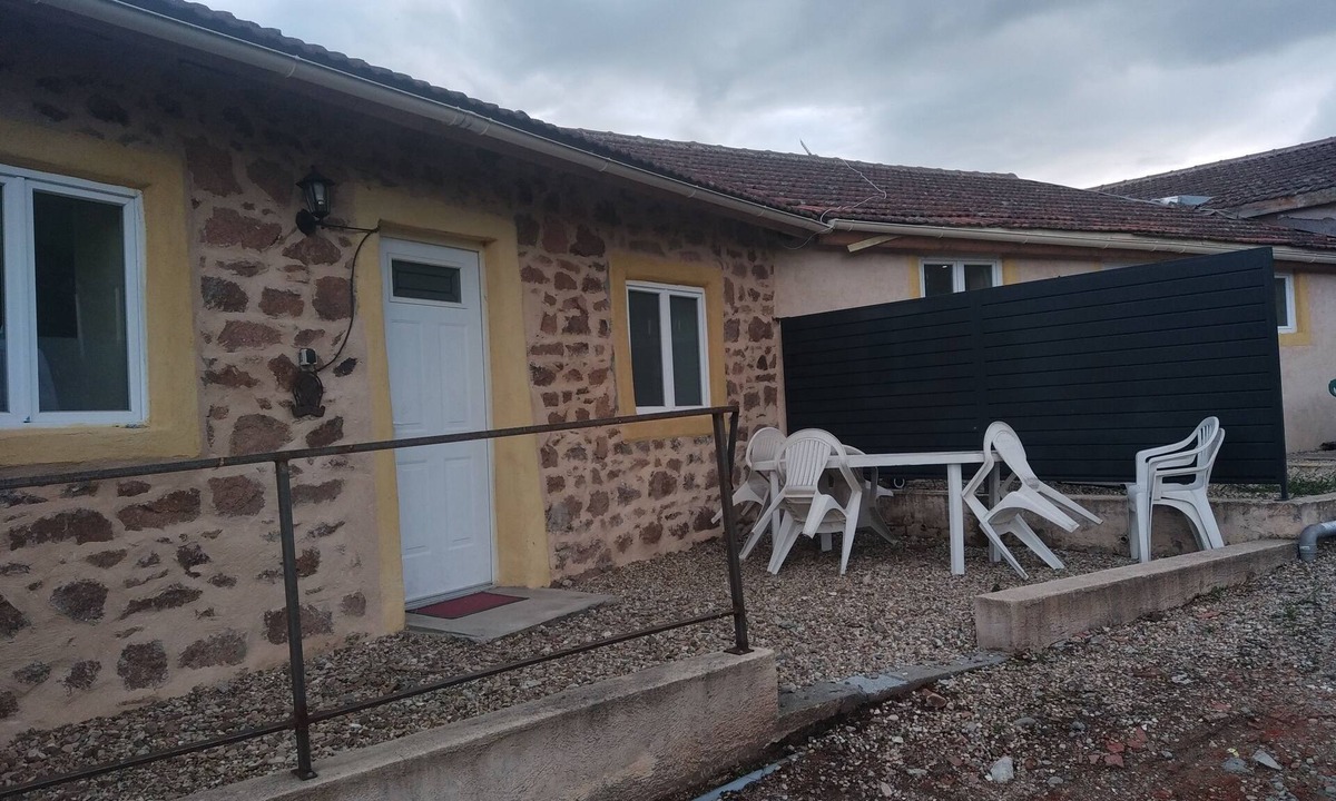 Cours Apartment | Charming country house