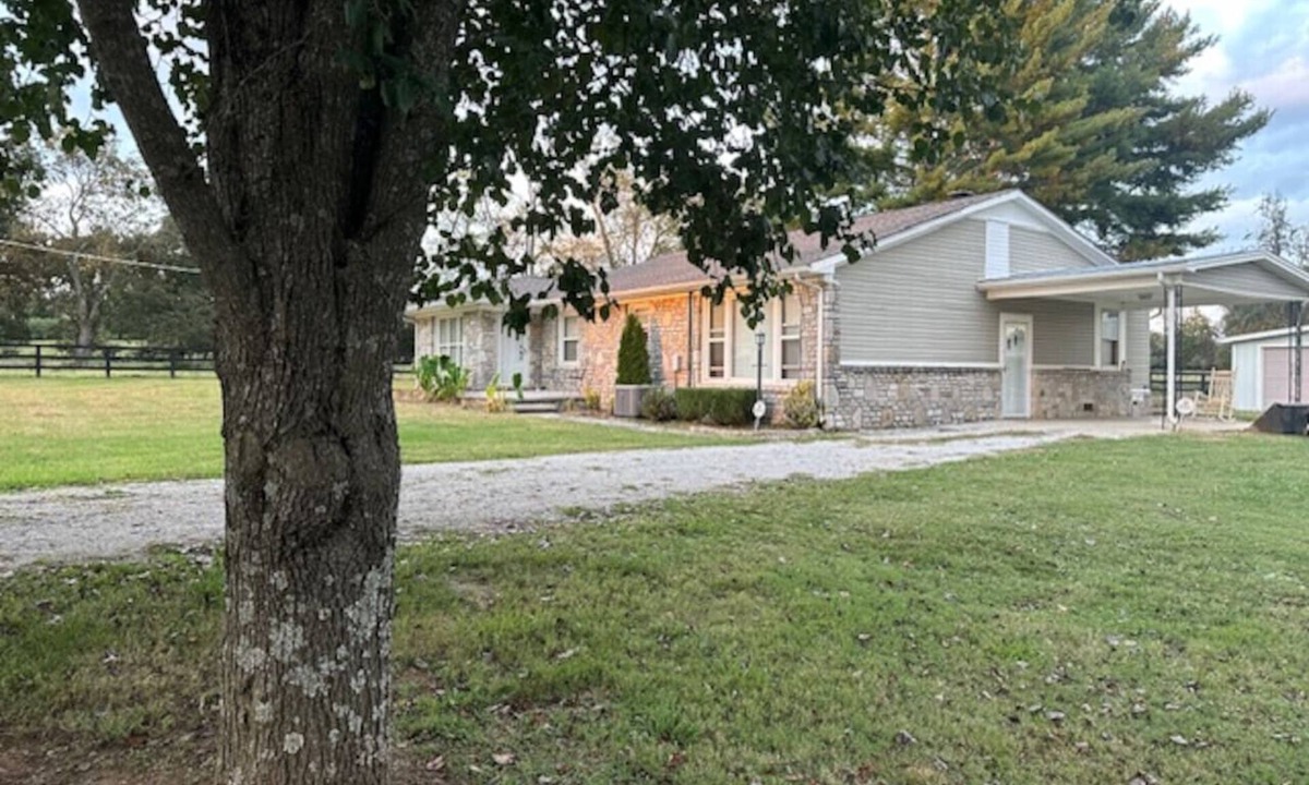 Giles County House | Charming Country Retreat