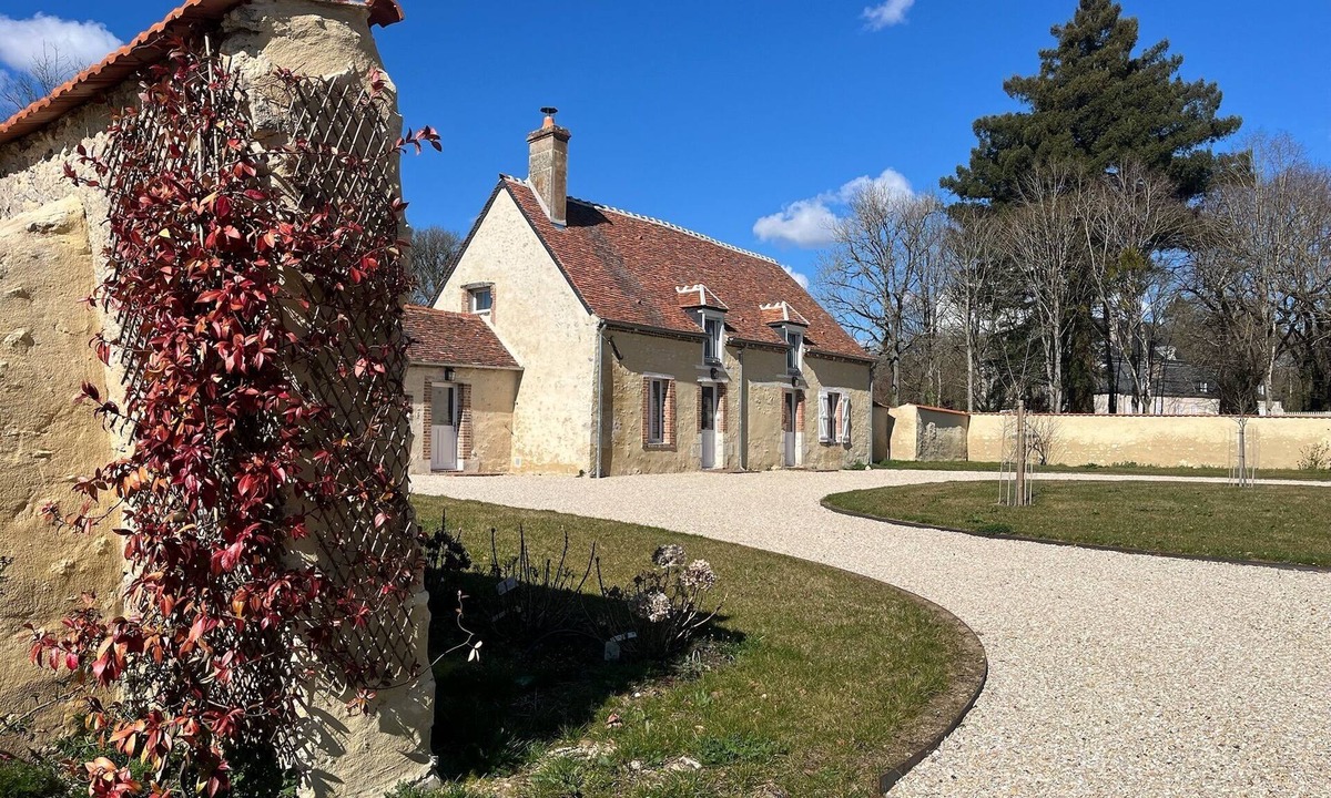 Montbouy Cottage | Charming Countryside Cottage/House