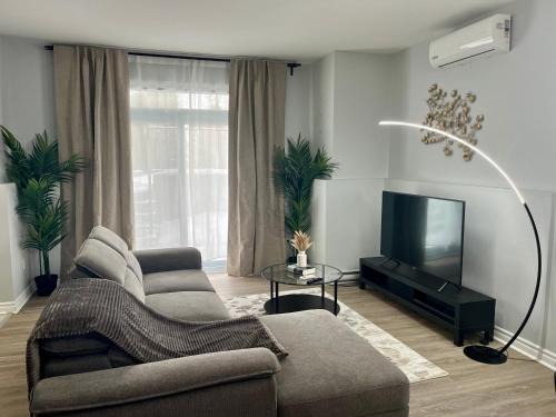 Plateau Apartment | Charming & Cozy apartment of 2 bedrooms with Free Parking