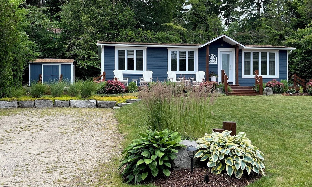 Huron-Kinloss Cottage | Charming & Cozy Cottage in Kincardine